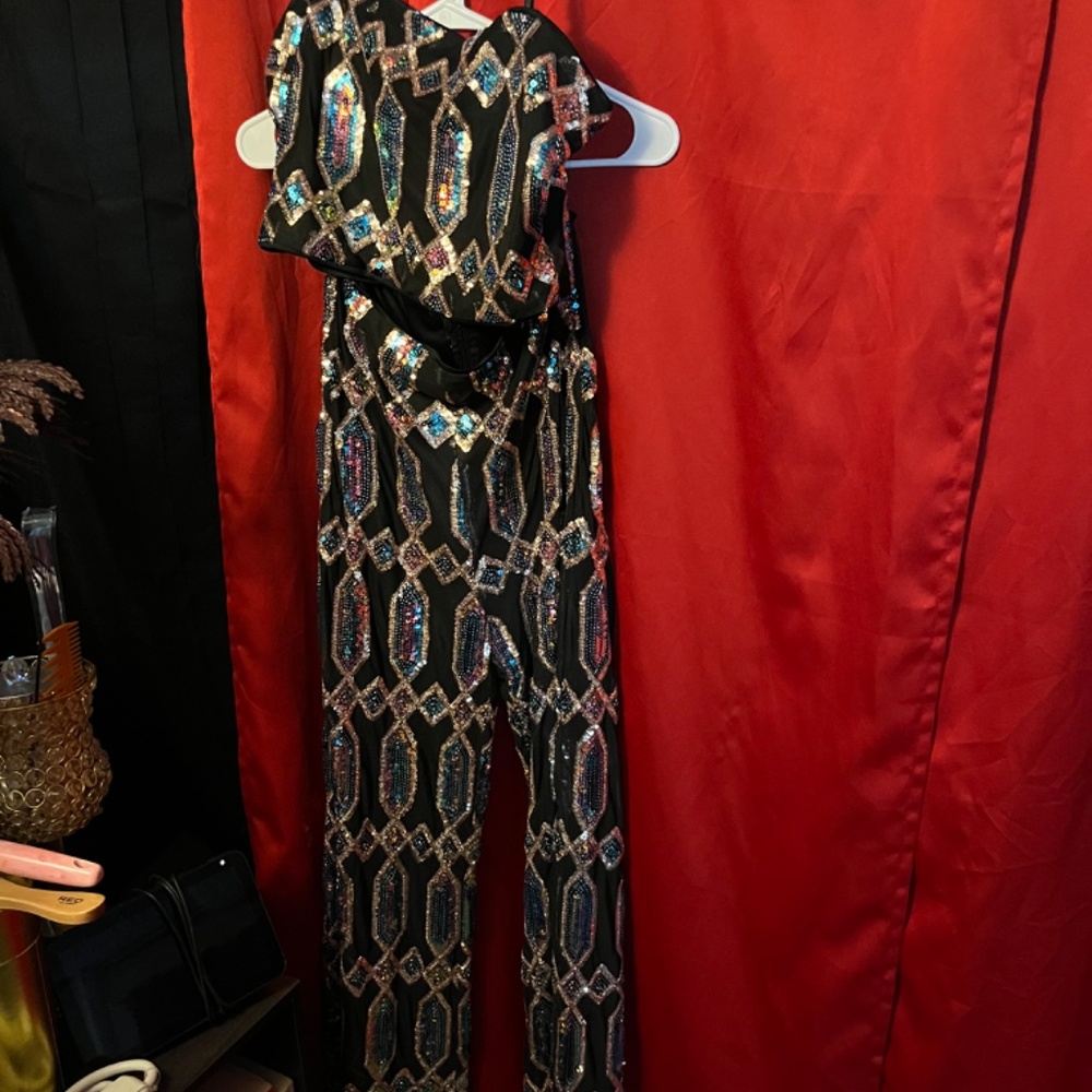 Clothes - Picture 4 of 4